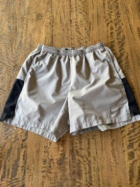 Nike Dri-FIT Running Shorts Men’s Medium Gray Athletic Training Gym Unlined